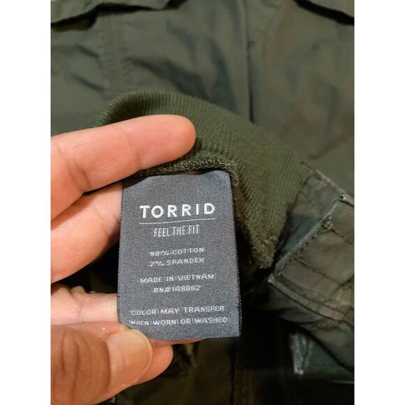 Torrid Bermuda Shorts Size 10 - Picture 3 of 8